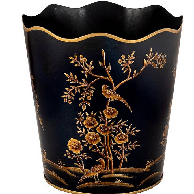 Papierkorb mit Wellenschliff in Schwarz und Gold für den Großhandel von The Enchanted Home