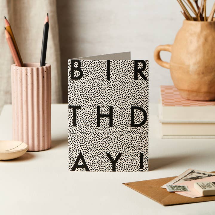 Carte de vœux d'anniversaire Animal Polka pour la vente par Katie Leamon