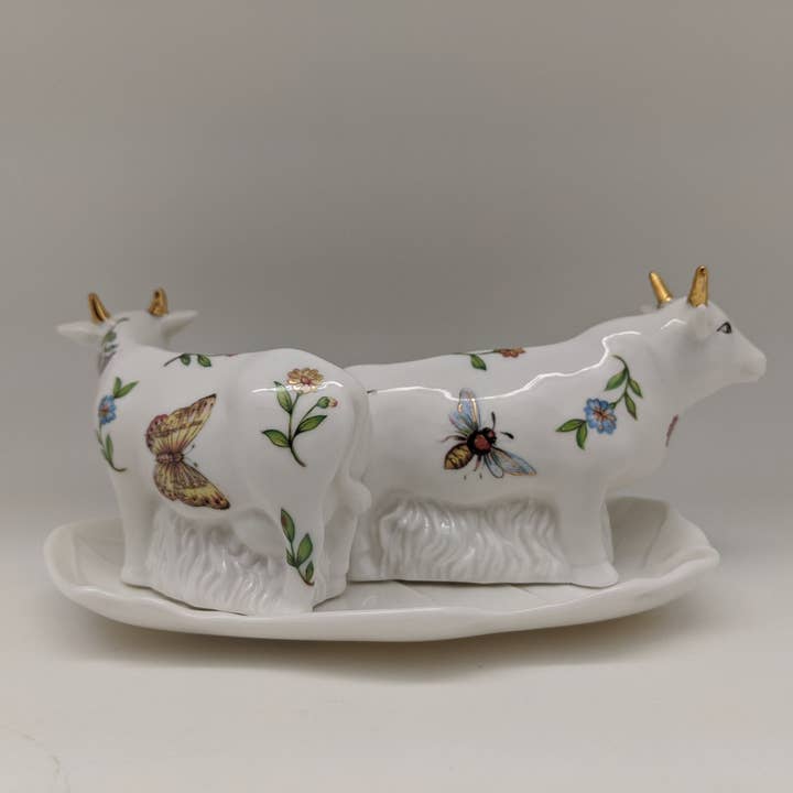 Green Pastures Wholesale - Wholesale Salt & Pepper Shaker Set - Elegant 14K Porcelain Cow Salt and Pepper Shaker