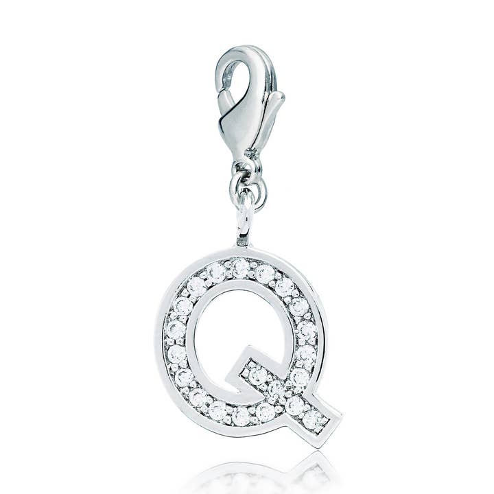 Q Initial Charm-Anhänger mit Zirkonia, rhodiniert für den Großhandel von My Jewellery Story