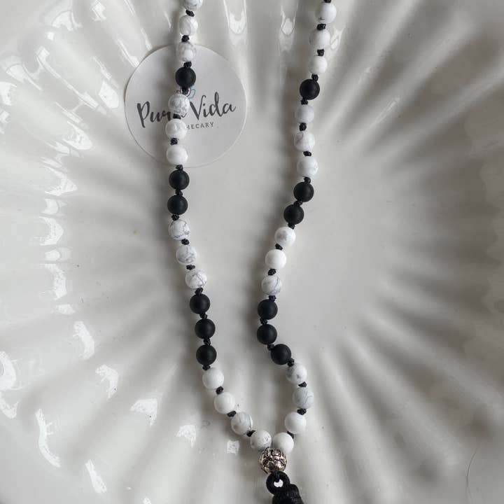 Howlite & Onyx Mala per la vendita all'ingrosso da parte di Pura Vida Apothecary