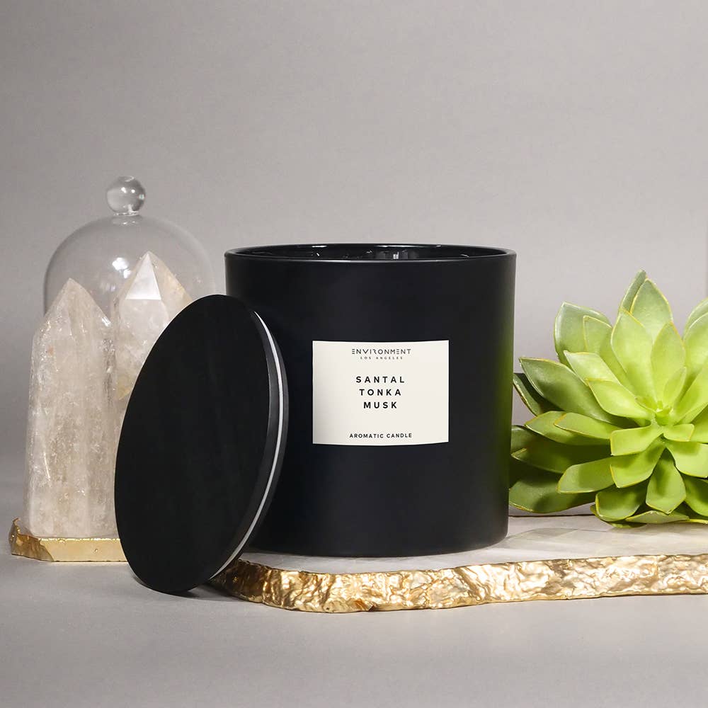 ENVIRONMENT - Wholesale Pot/gevulde kaars - 55oz Geïnspireerd door 1 Hotel® en Santal® Candle Santal | Tonka6