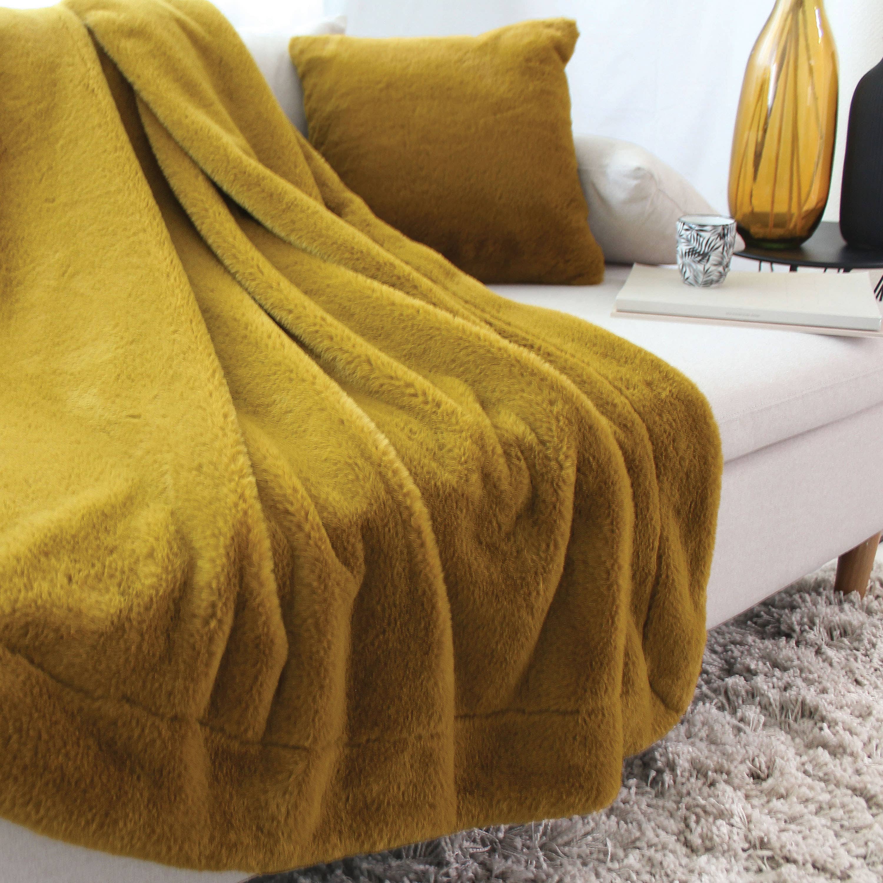 DECOSTARS - CmaDECO - Venta al por mayor Mantas de sofá - Manta efecto piel, forrada de franela, 125x150cm, RABBIT POP13