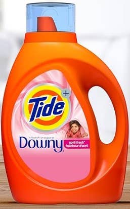 EcoQuality – Engroshandel Flydende vaskemiddel – Tide Flydende HE Vaskemiddel med Downy April Fresh, 84 oz (64 vaske)0
