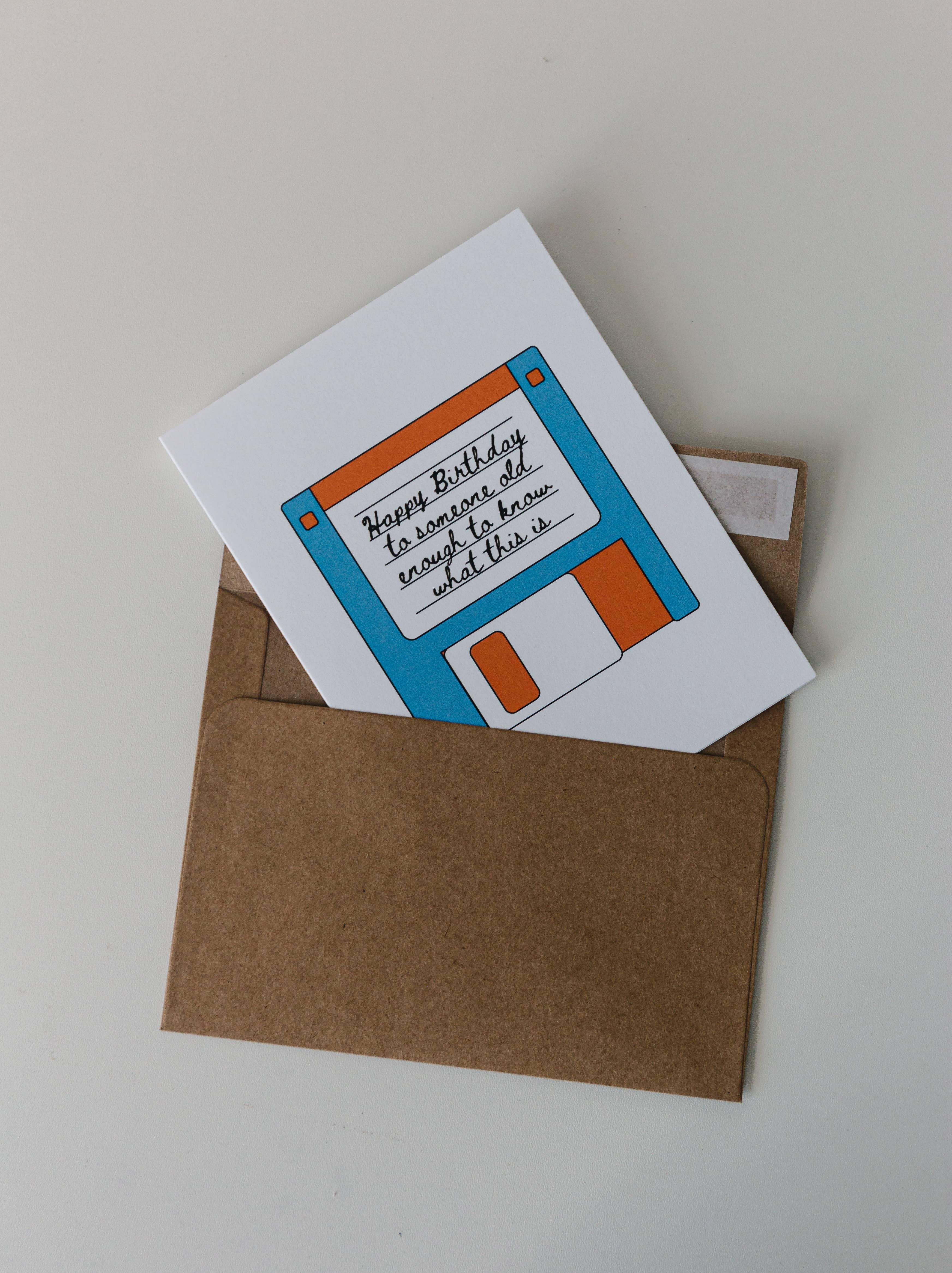 Marigold Press - Vendita all'ingrosso Biglietti di auguri - Divertente biglietto di auguri retrò anni '90 - Floppy Disk2