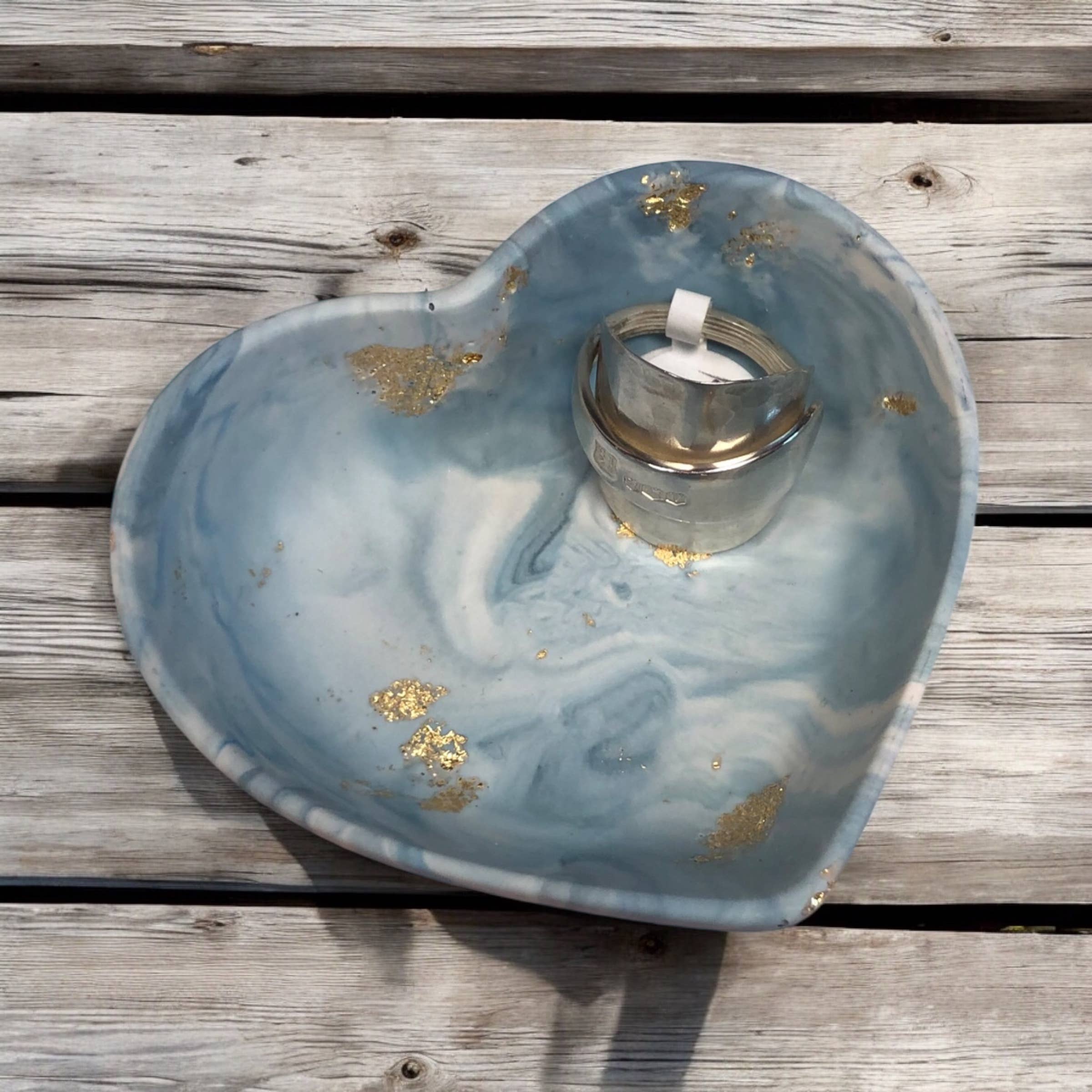 Eco Homeware Studio - Wholesale Jewelry Dish - Jesmonite Mini Heart Dish - Blue Velvet & Gold Leaf3