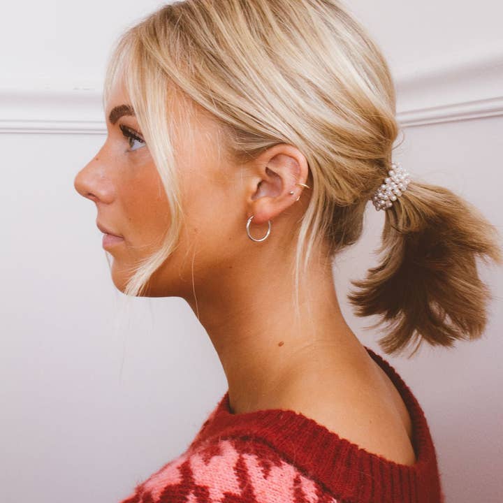 Shop Andi - Wholesale Hair tie - Tiny Pearl Ponytail2