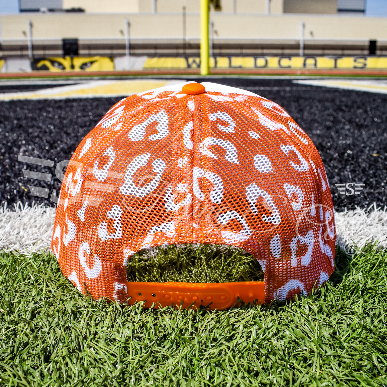 Flying S Company – Großhandel Basecap – Unisex – Weißer Front Leopard Magna Pony™ Mesh Foam Trucker Hut17