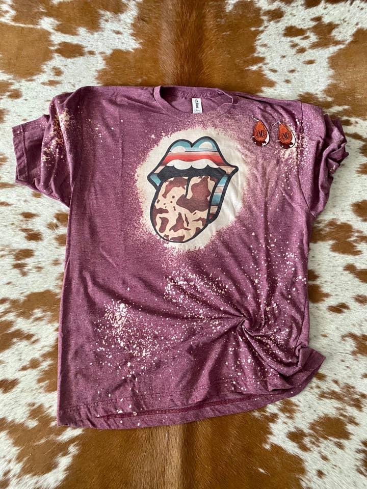 Cute As A Rustic Button - Wholesale Screen printed t-shirt – Women′s - Cowhide serape tongue Bleach Tee