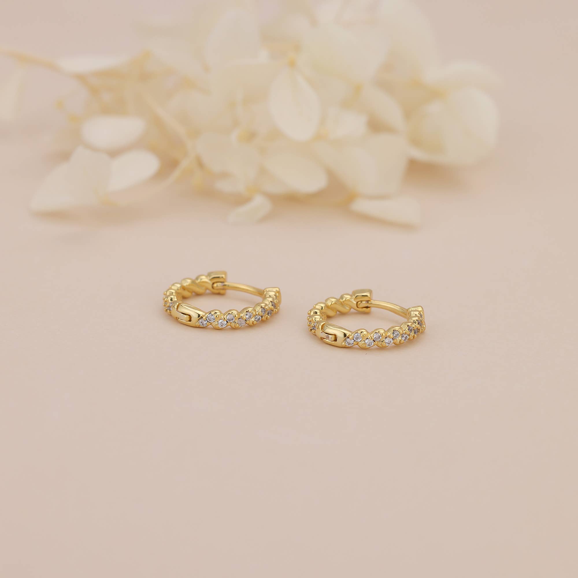 Melange Blanc – Engroshandel Hoops – E033 Guld belagte huggie hoop øreringe i guld & sølv6