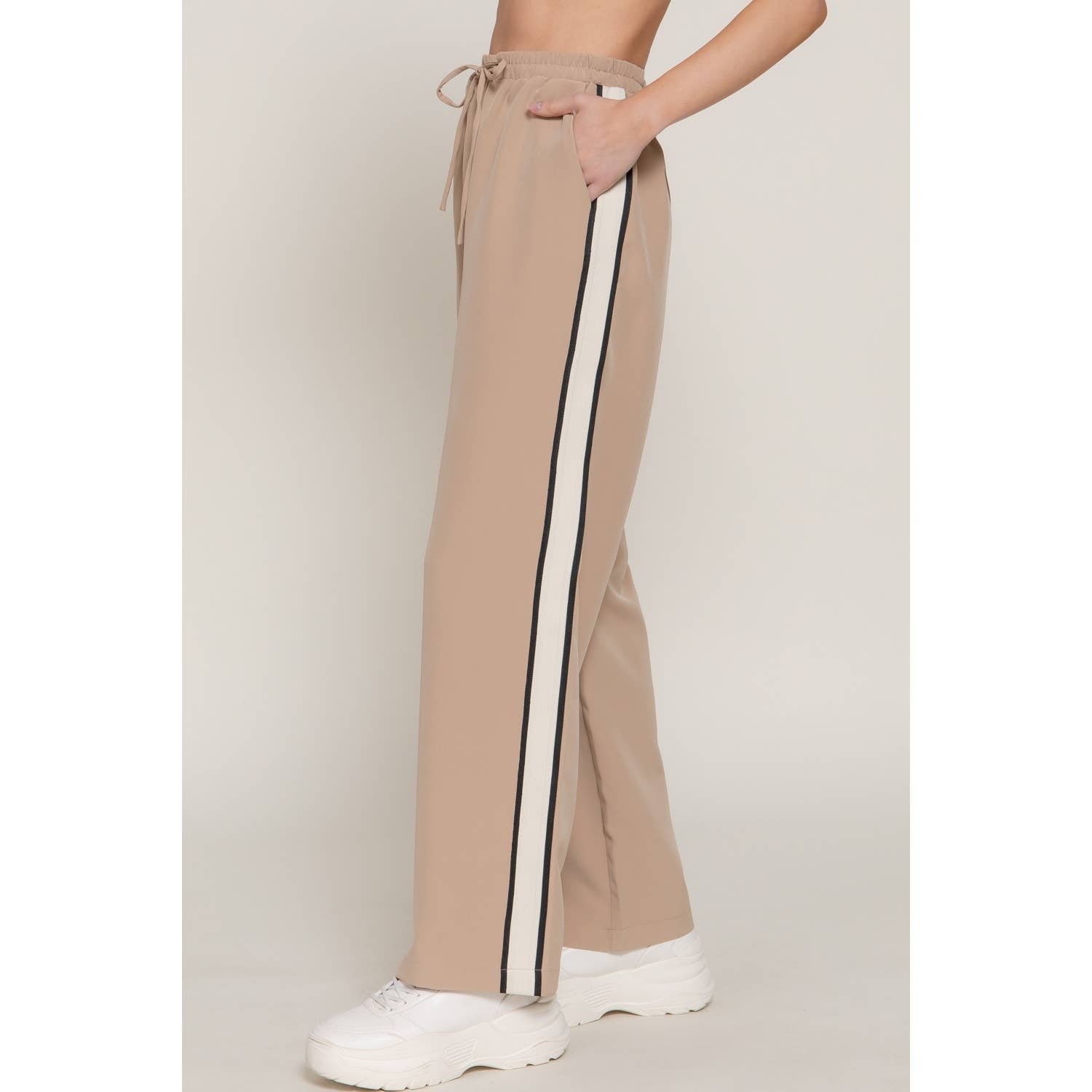 HiteJeans - Wholesale Athletic Sweatpants/Joggers - Women's - Trendy Side Stripe Sweatpants4