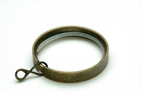 Taylor & Tailor - Vendita all'ingrosso Bastoni per tende - Anelli in metallo piatti Taylor & Tailor per bastoni per tende (confezione da 10)0