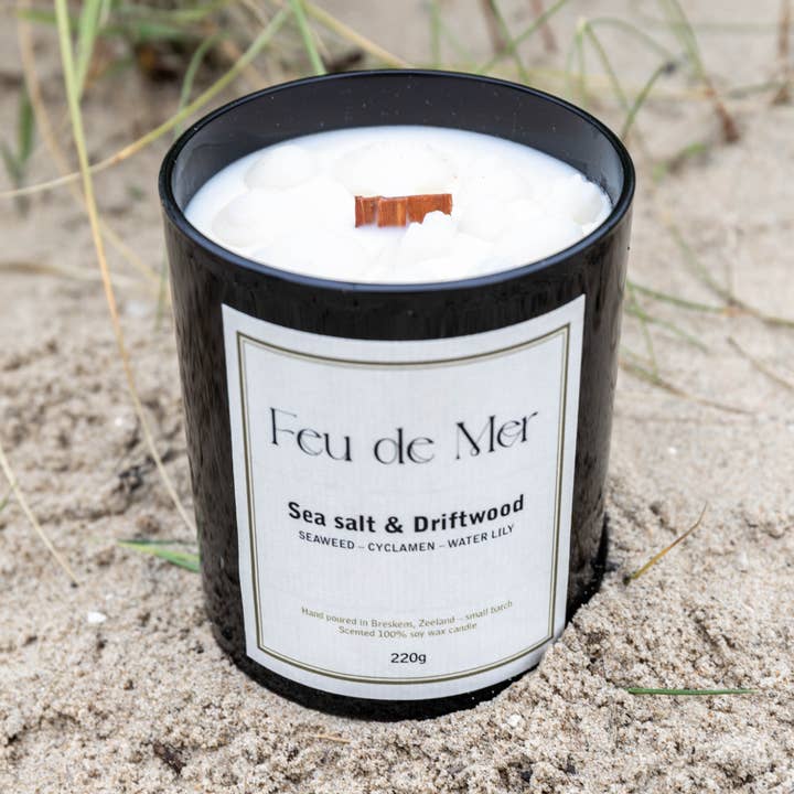 Full-size candle 220g - Sea salt & Driftwood for wholesale by Feu de Mer