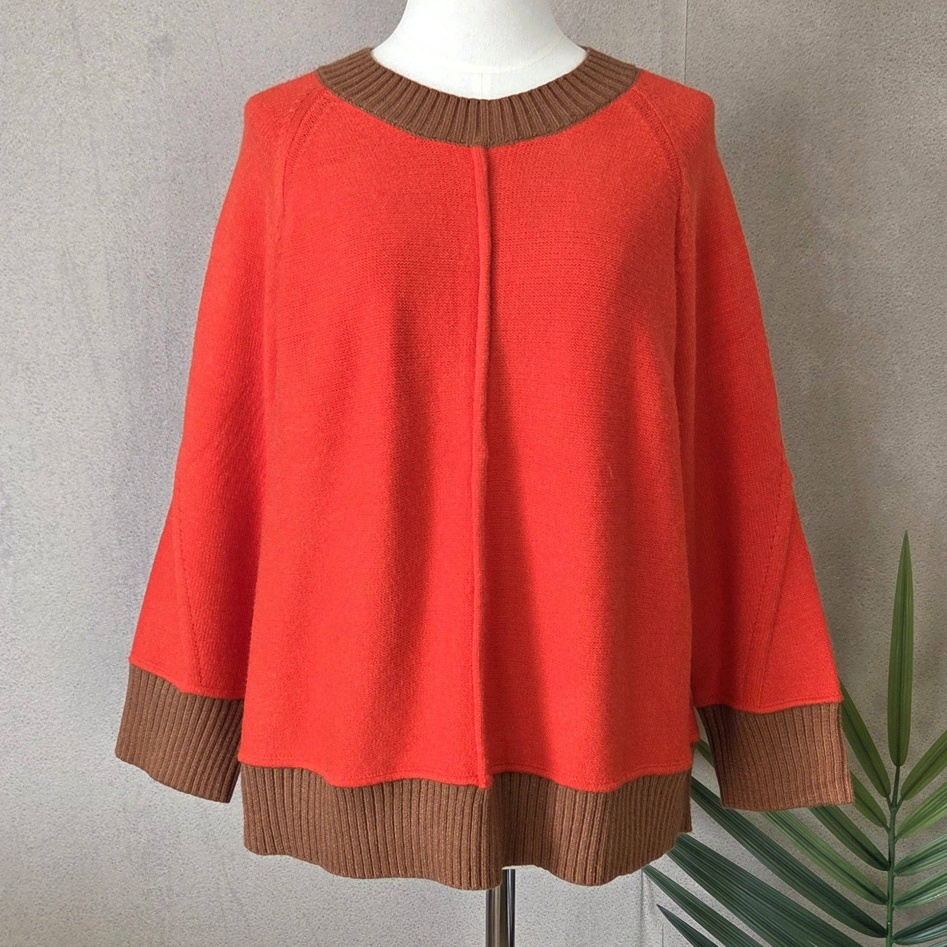 Tempest Designs – wholesale Knitted jumper – Women′s – Viscose mix ribbed neck and sleeves block colour jumper0