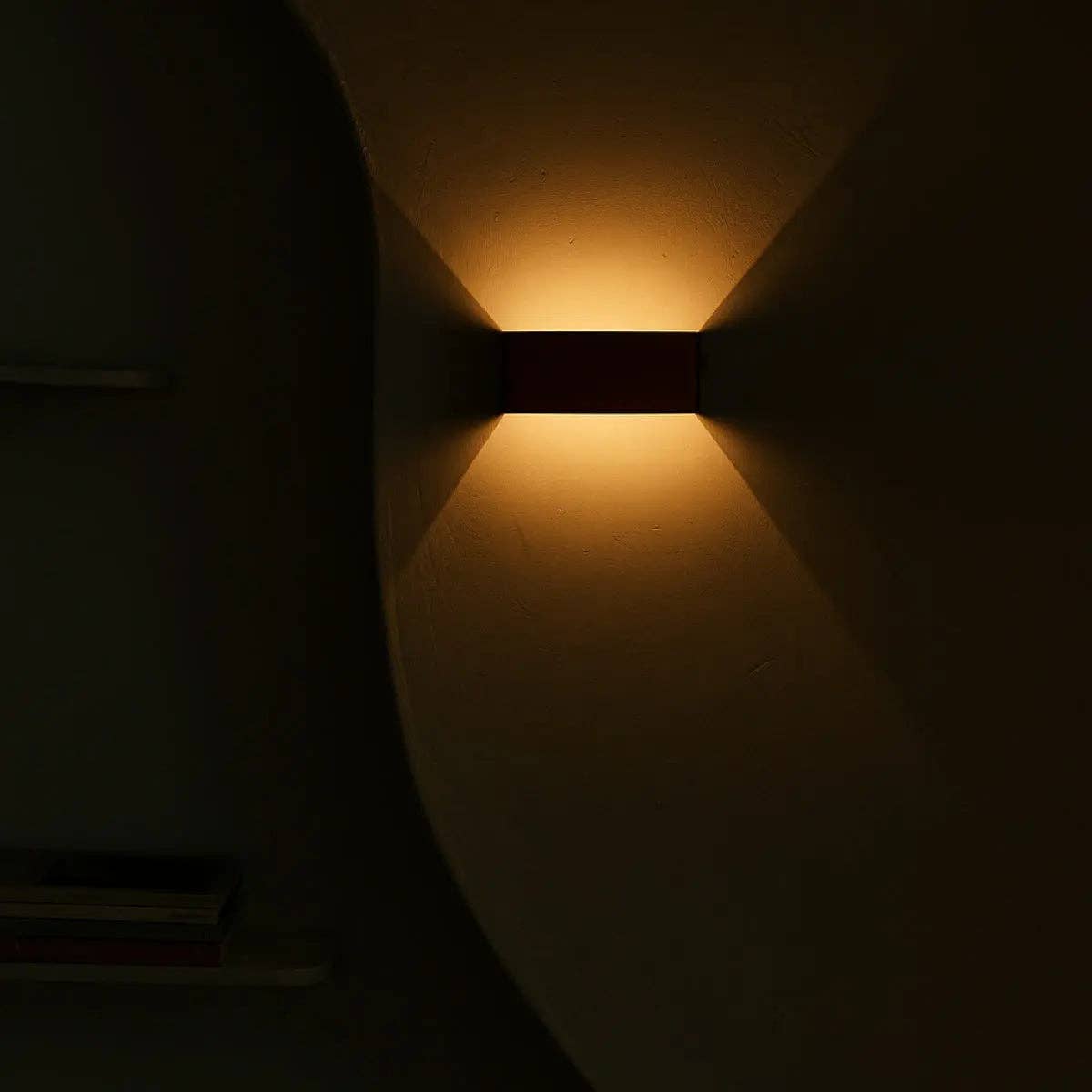 Tavellio – wholesale Accent/desk lamp – Tessa Bronze Rechargeable Wall Lamp | Motion sensor, 20 Light Modes Remote Control2