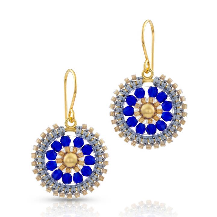 Boucles d'oreilles en macramé en soie et verre de mer pour la vente par Emma Louise LLC