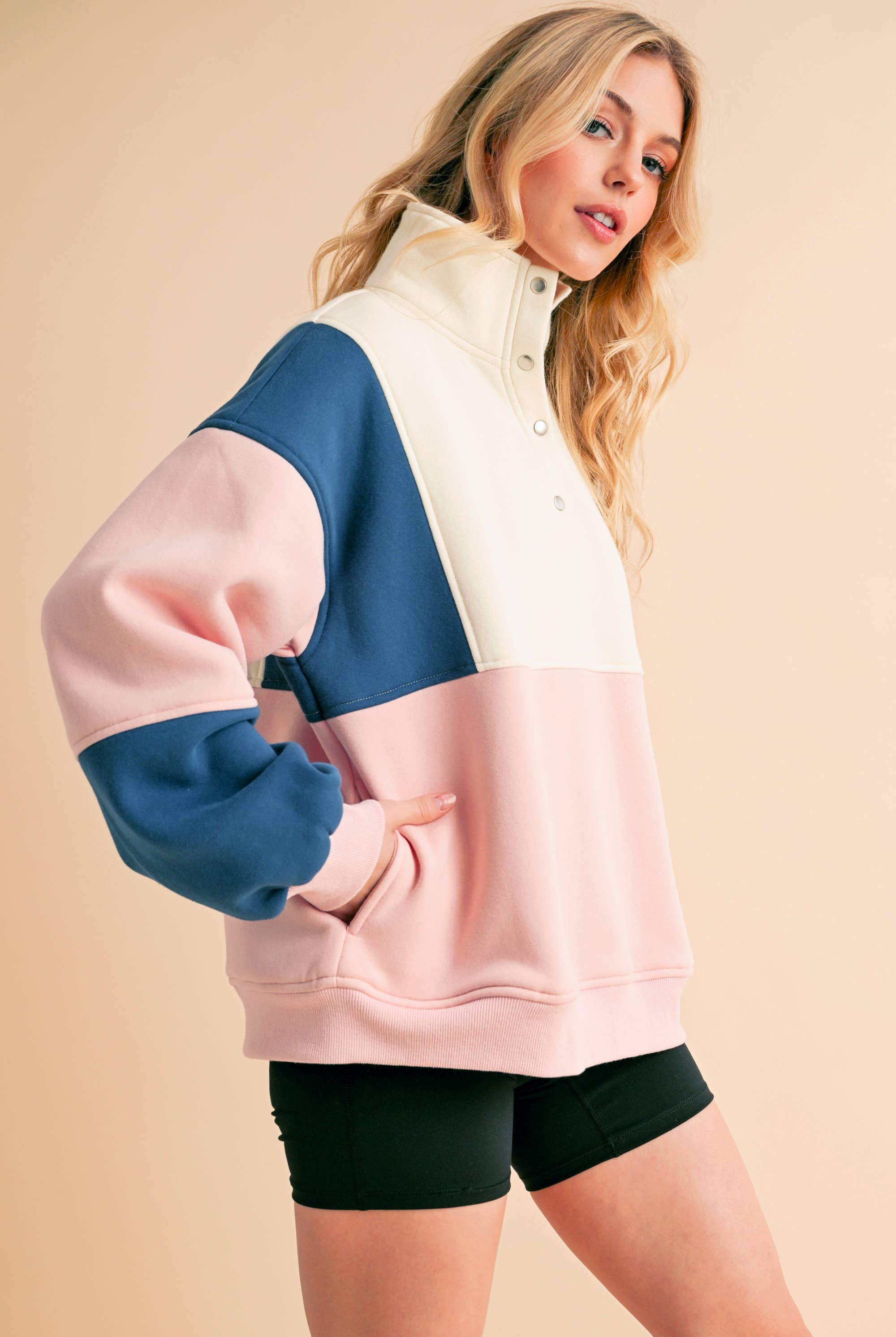 AEMI + CO – wholesale Sweatshirt - Dam – 992EK Glo colorblock-tröja med tryckknappar20