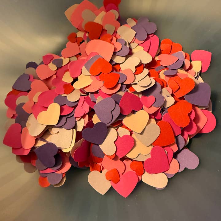 Wicked Bubbles LLC - Wholesale Bath Bomb/Fizz - Red agate heart inside Bath bomb-4.7 oz-LOVE SPELL cauldron 5