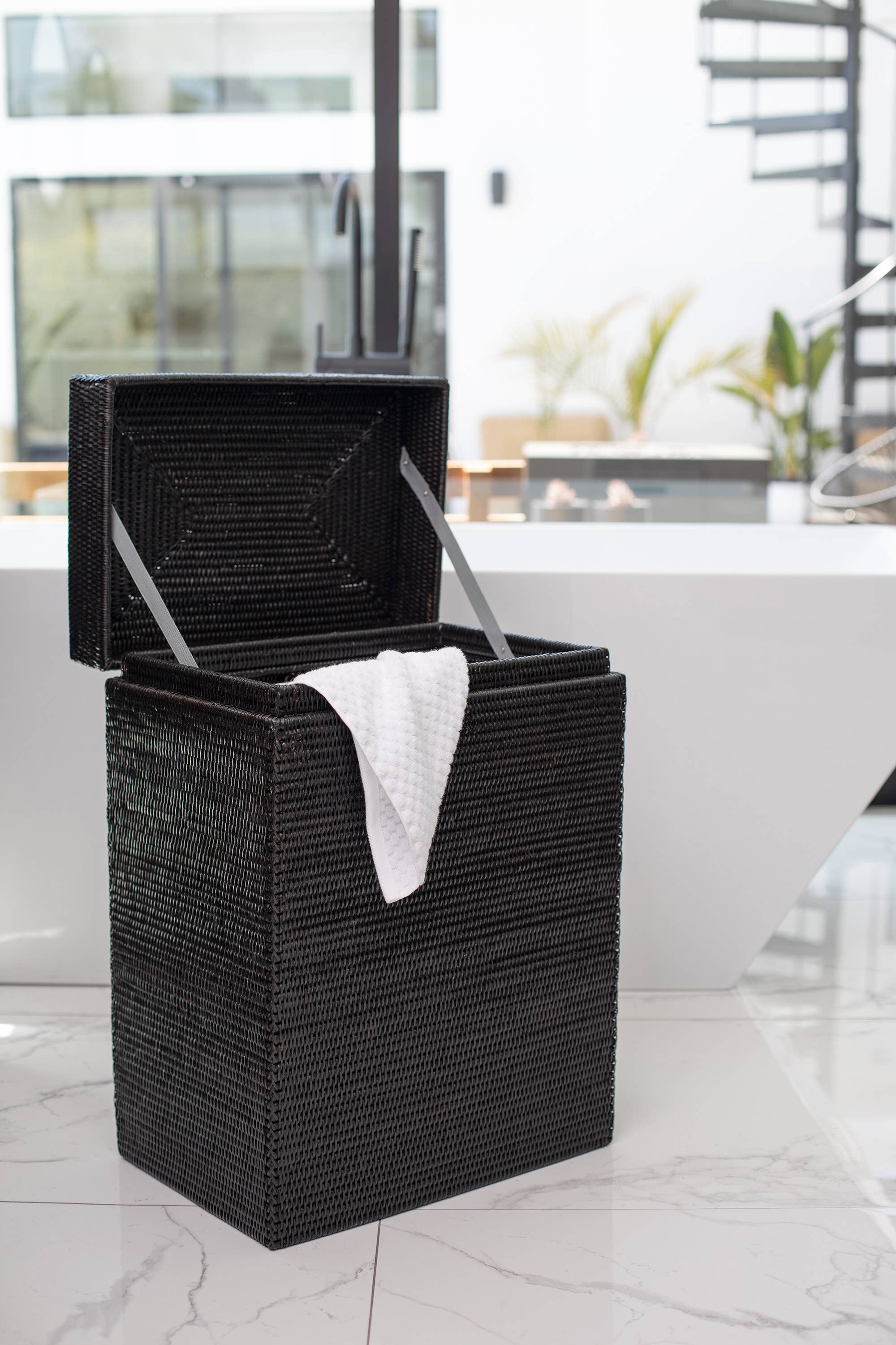 Artifacts Trading Company – wholesale Laundry hamper – Rattan Rectangular Laundry Hamper with Hinged Lid2