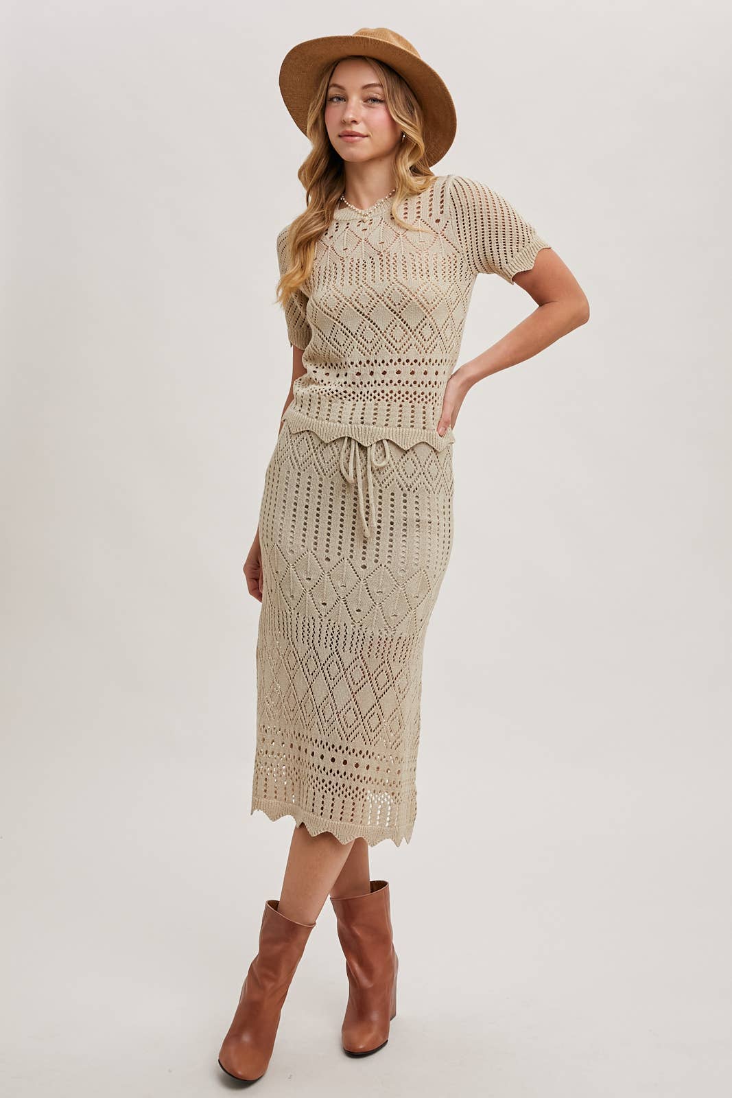 Bluivy – Großhandel Set aus Oberteil und Rock – Damen – GEHÄKELTES STRICKPULLOVER UND ROCK MIT WELLENSAUM-SET2