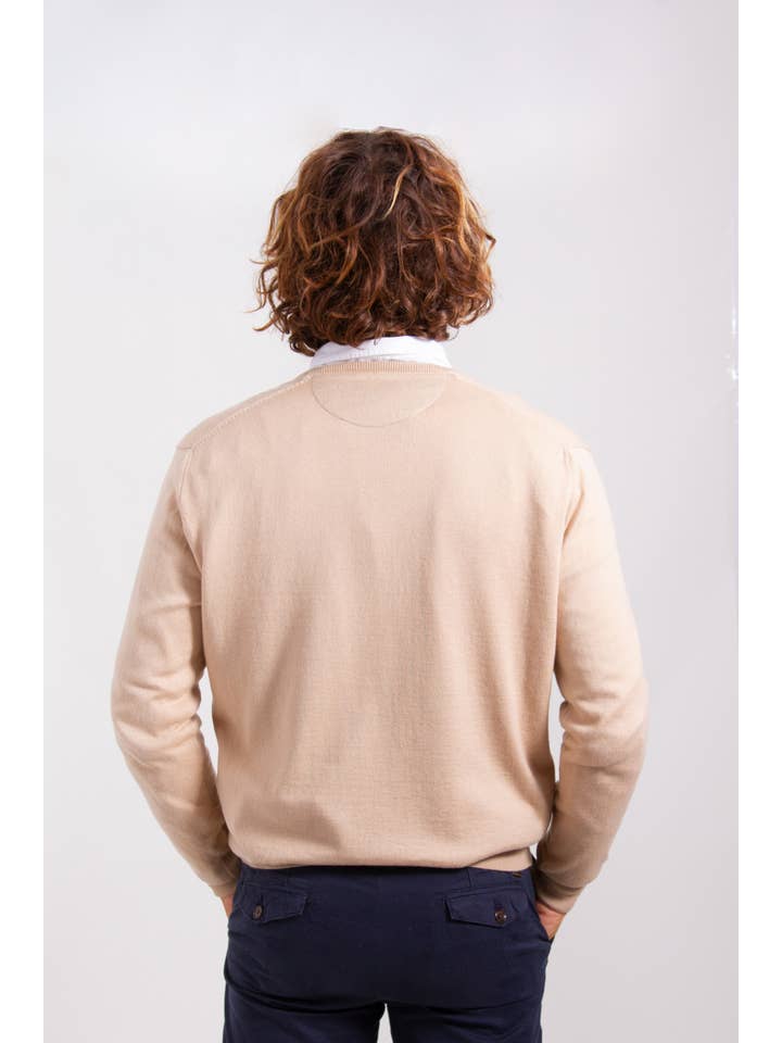 ARMAZÉM DAS MALHAS – wholesale Knitted jumper – Men′s – Classic V-Neck Sweater - Beige5