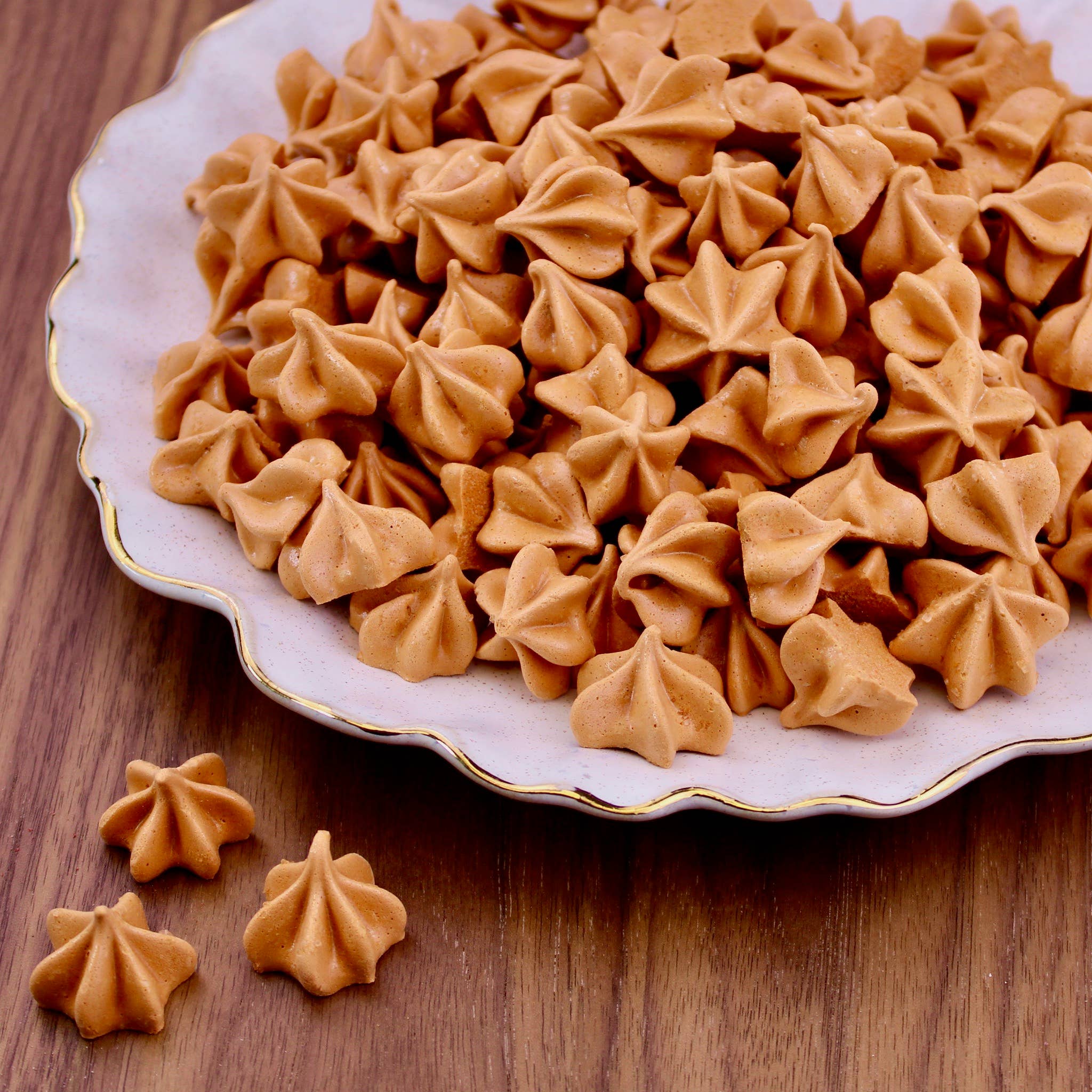 Savor Patisserie - Vente Biscuits - Meringues au caramel salé - Caisse de 6 pots2