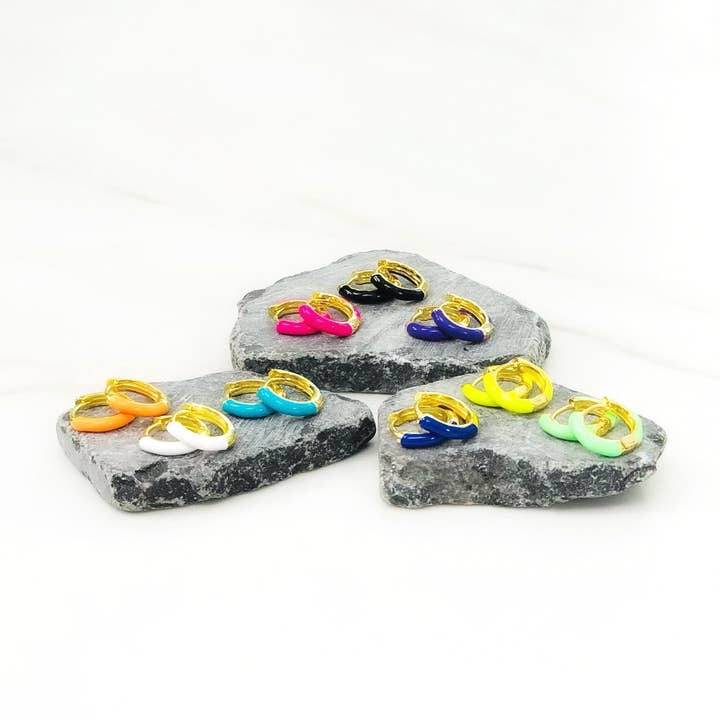 Kleine emaille oorringen voor wholesale door iiShii designs