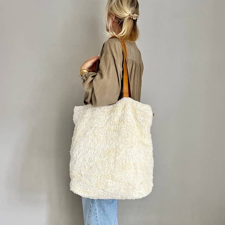 Liefe NL - Wholesale Draagtas - Dames - TeddyBag -cotton teddy -sustainable