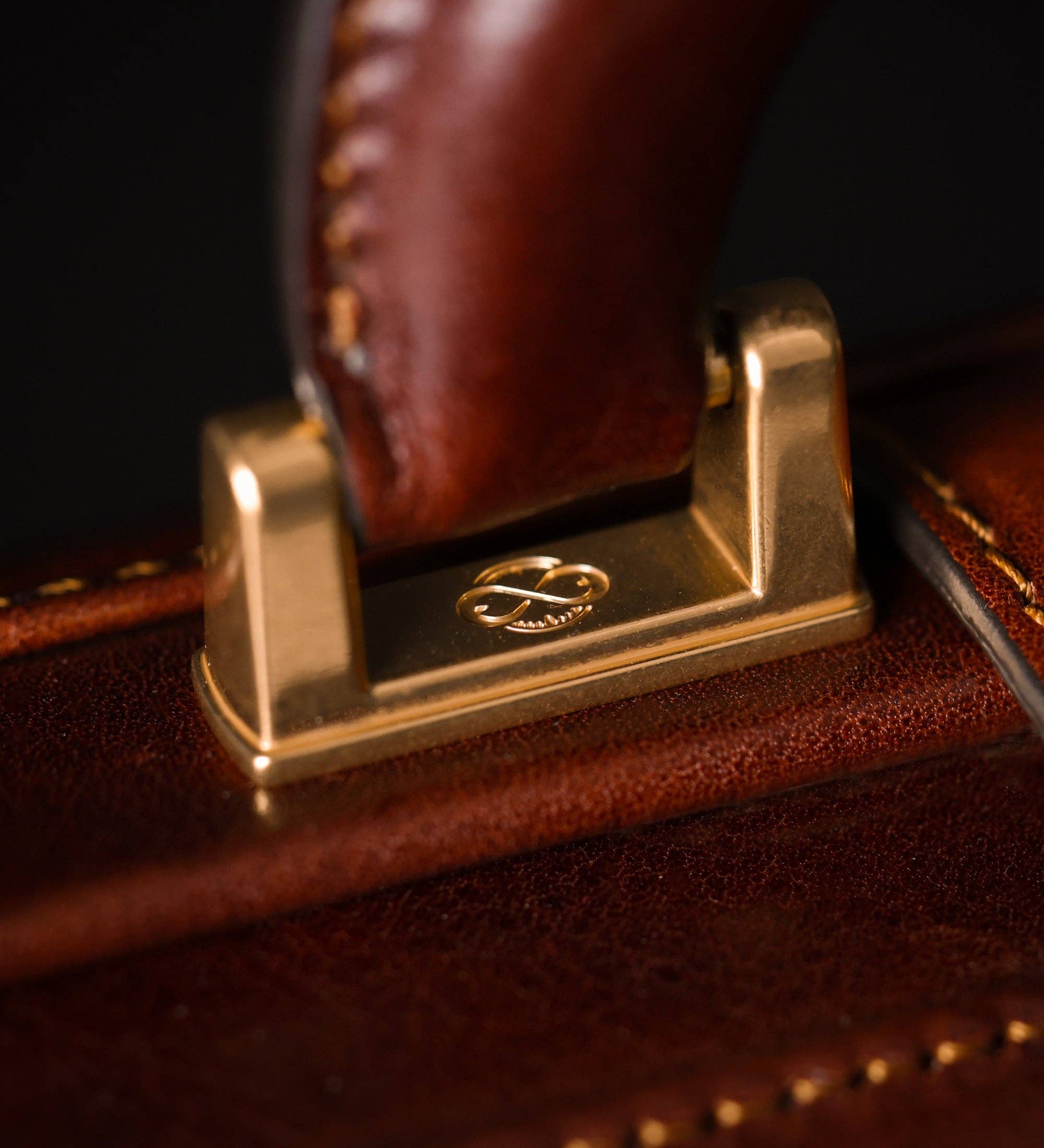 Time Resistance – Großhandel Aktentasche – Unisex – Große Lederaktentasche - Die Firma7