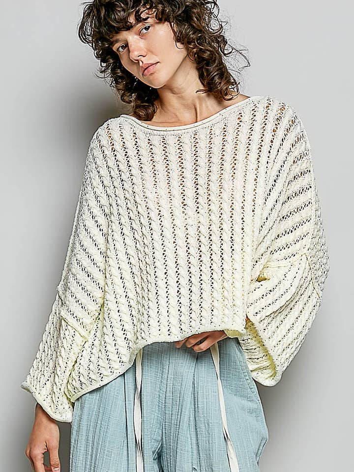 Top court en acrylique fin brillant uni à manches 3/4 EN SOLDE pour la vente par Pol Clothing