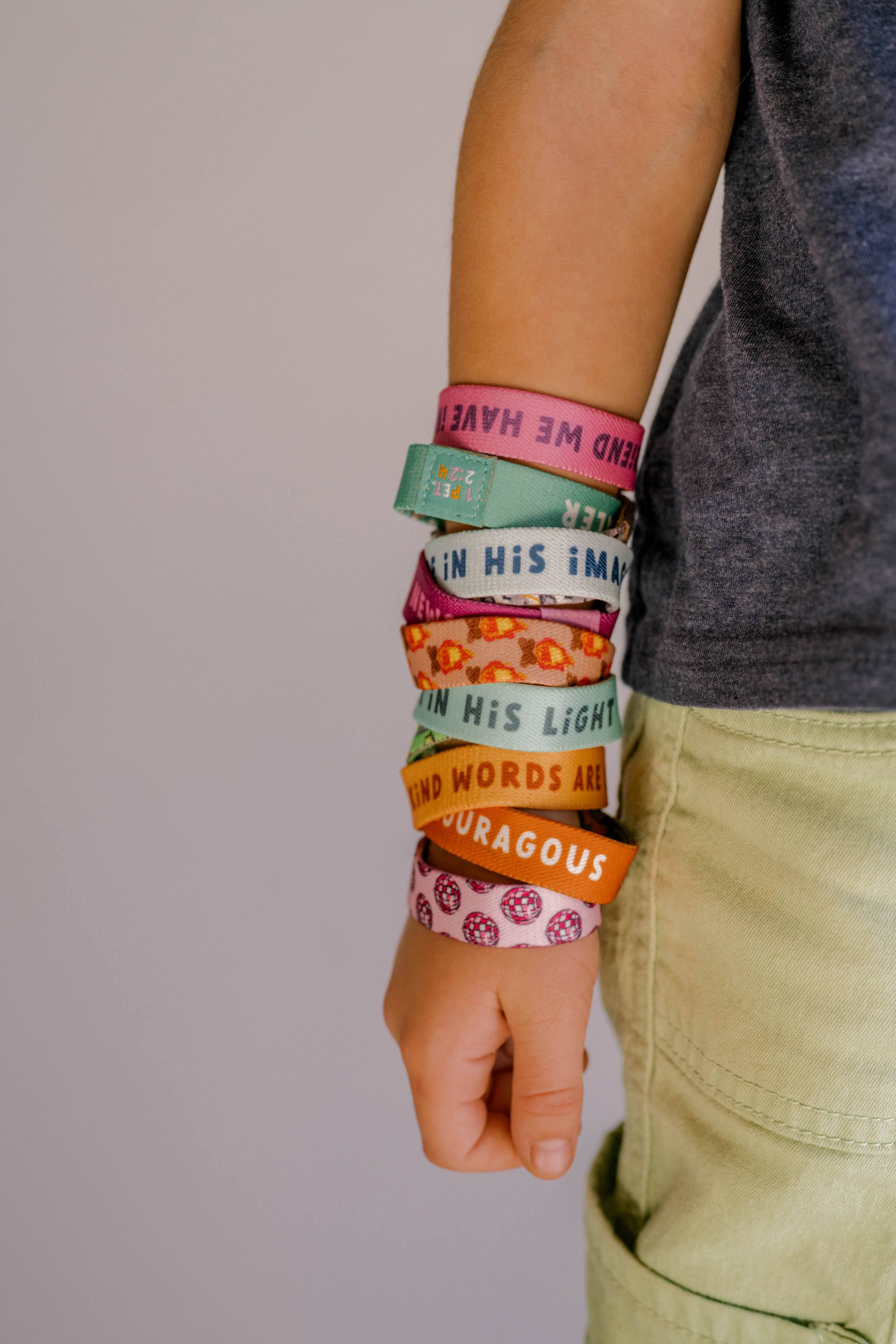 Dear Heart - Wholesale Bangle Bracelet - Kids & Baby - Strong + Courageous Kids Bracelet4