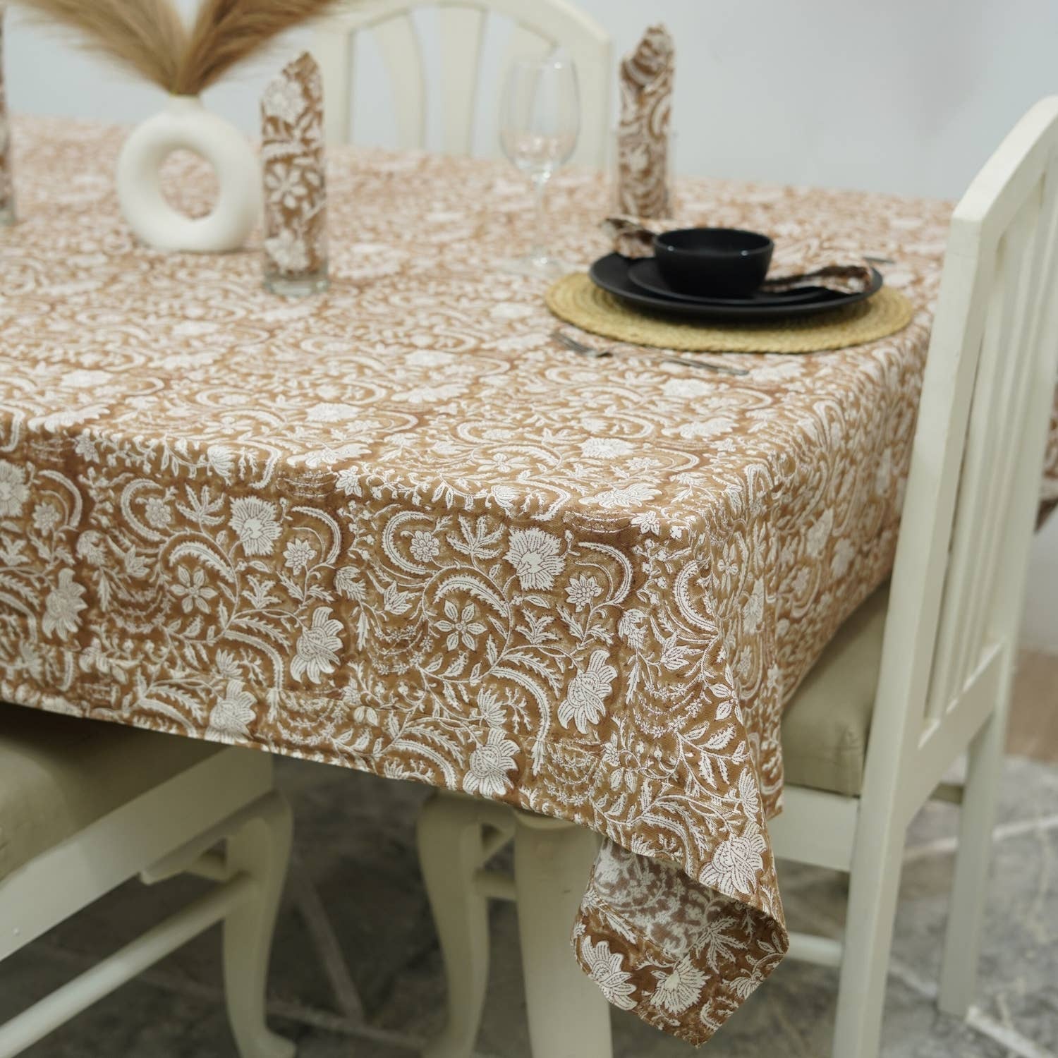 Fabdivine - Wholesale Tablecloth - Luxury Tablecover for Interior Décor  - Mandakini0