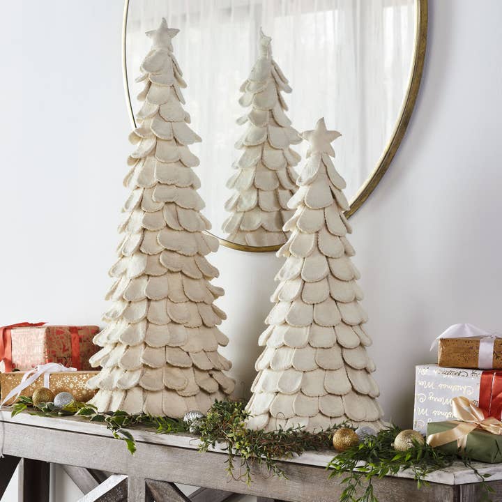 Par de Árvores de Natal Artesanais em Creme com Borda Ondulada - 66 cm e 91 cm por atacado de Arcadia Home