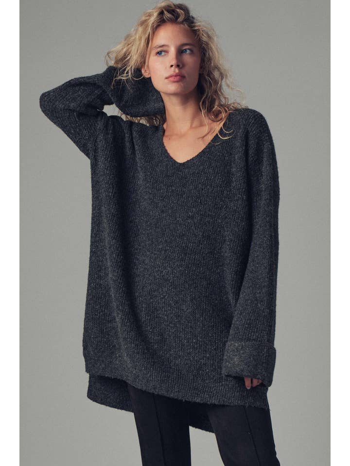 Urban Daizy - Wholesale Tunic Sweater - Women's - Oversized Knit V-Neck Sweater Tunic Top7