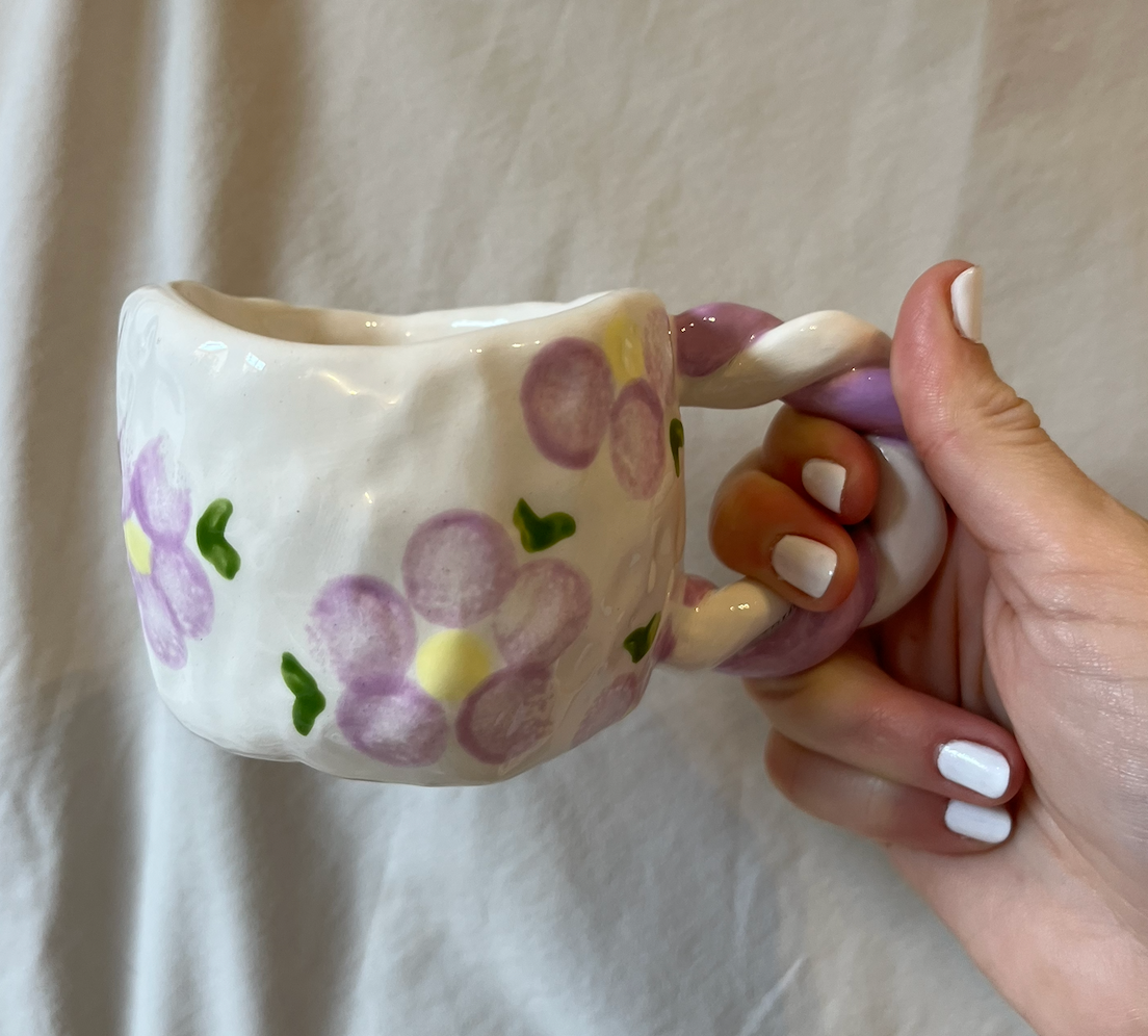 Sofia Lembeye – Großhandel Kaffeebecher – Blumenbecher P – handgefertigte Herz-Keramiktasse1