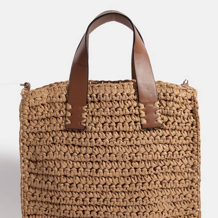 Handväska i flätad halm med läderhandtag för wholesale av Collections by Fame Accessories