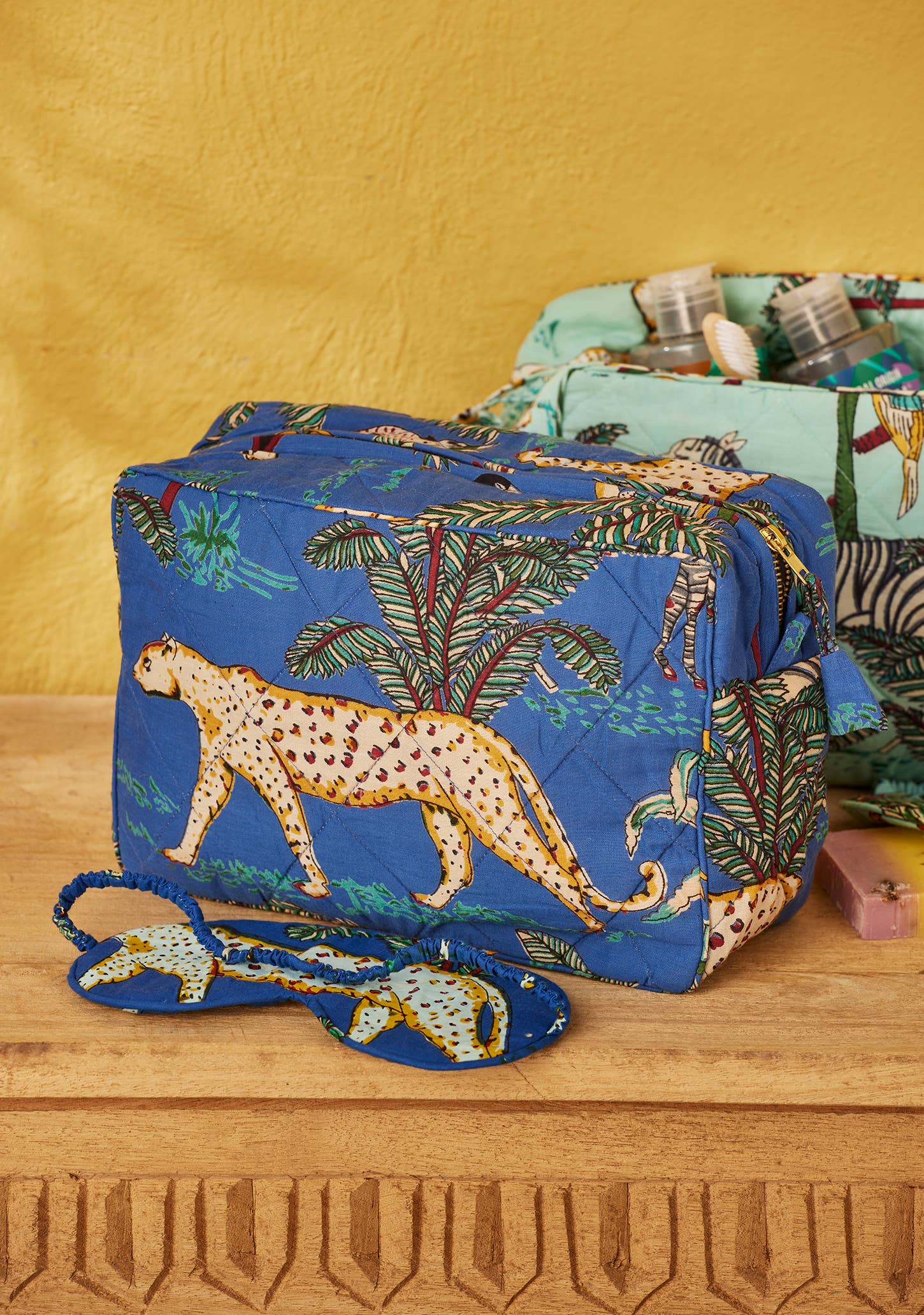 Namaste - Wholesale Toiletry Bag - Women's - Jungle Print Wash Bag0