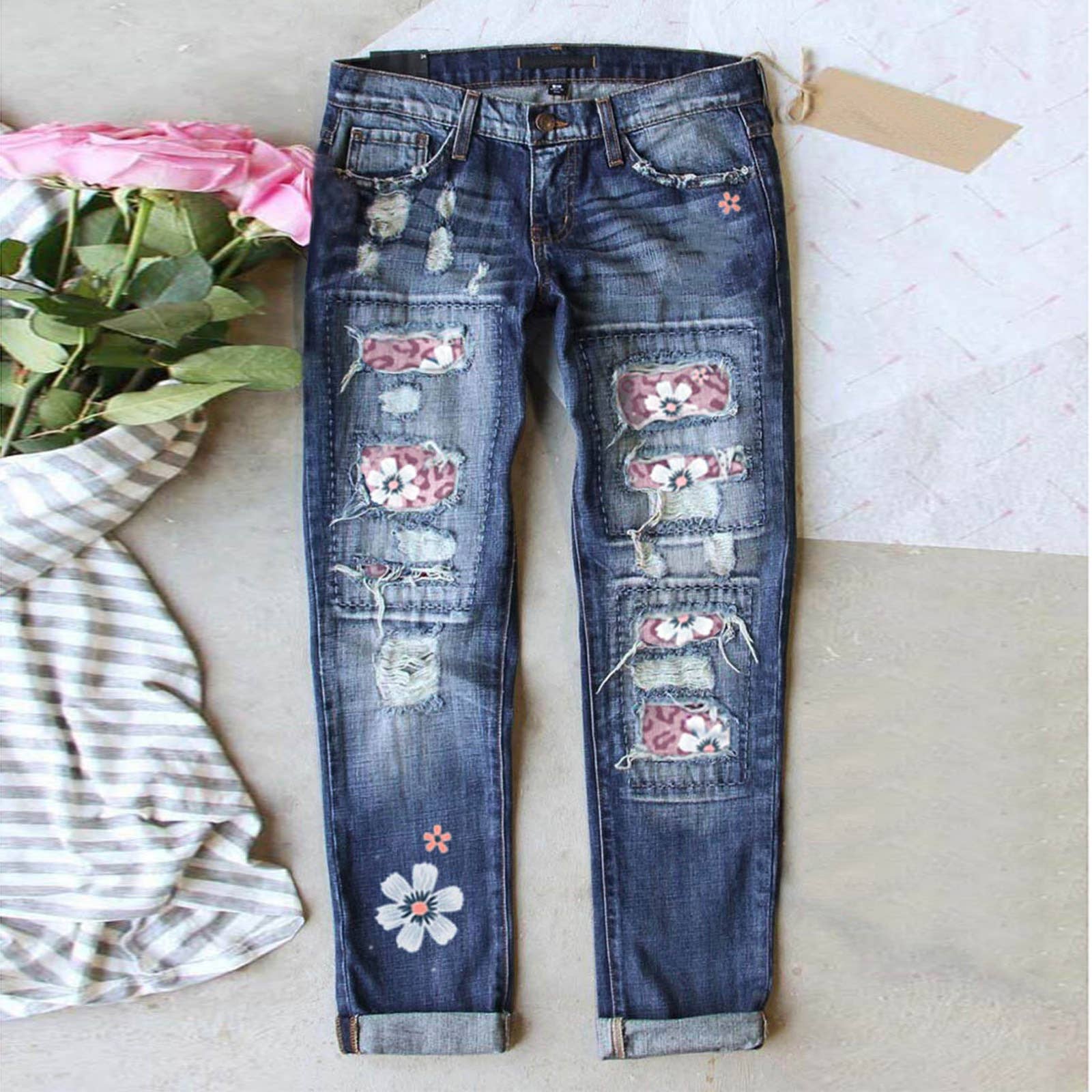 Tourtiwi – wholesale Jeans - Dam – Damjeans med blommigt tryck och slitningar6