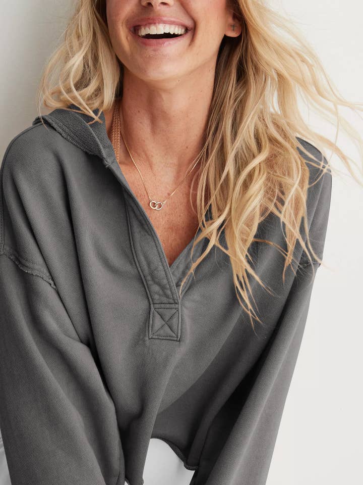 Suhkasana - Vente Sweat à capuche – femme - Pull décontracté beige à capuche, col en V, manches longues, coupe ample.15