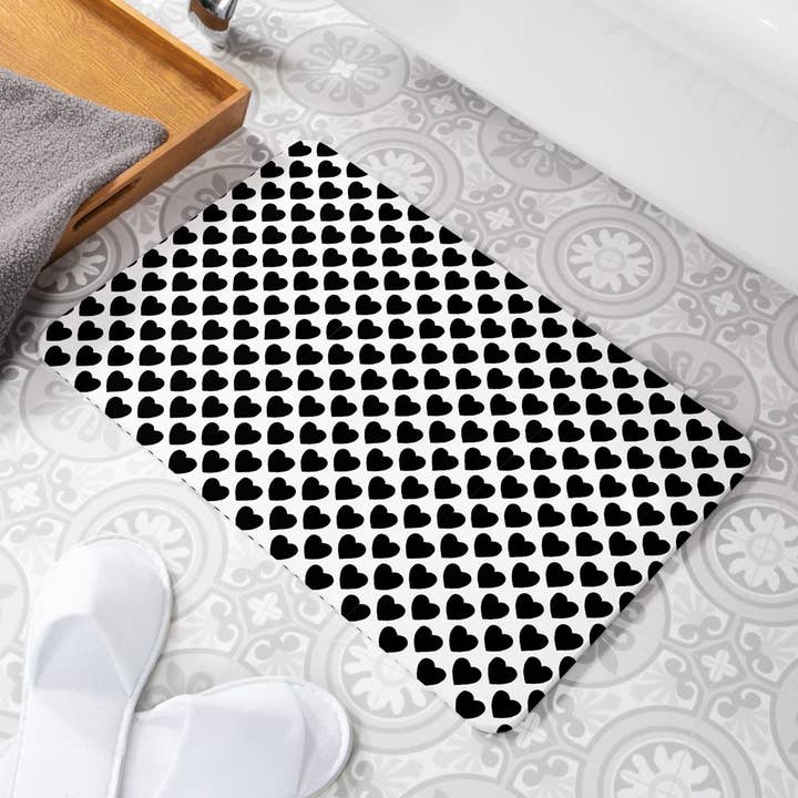 Artsy Mats - Wholesale Bath Mat - Black Heart Pattern Stone Non Slip Bath Mat