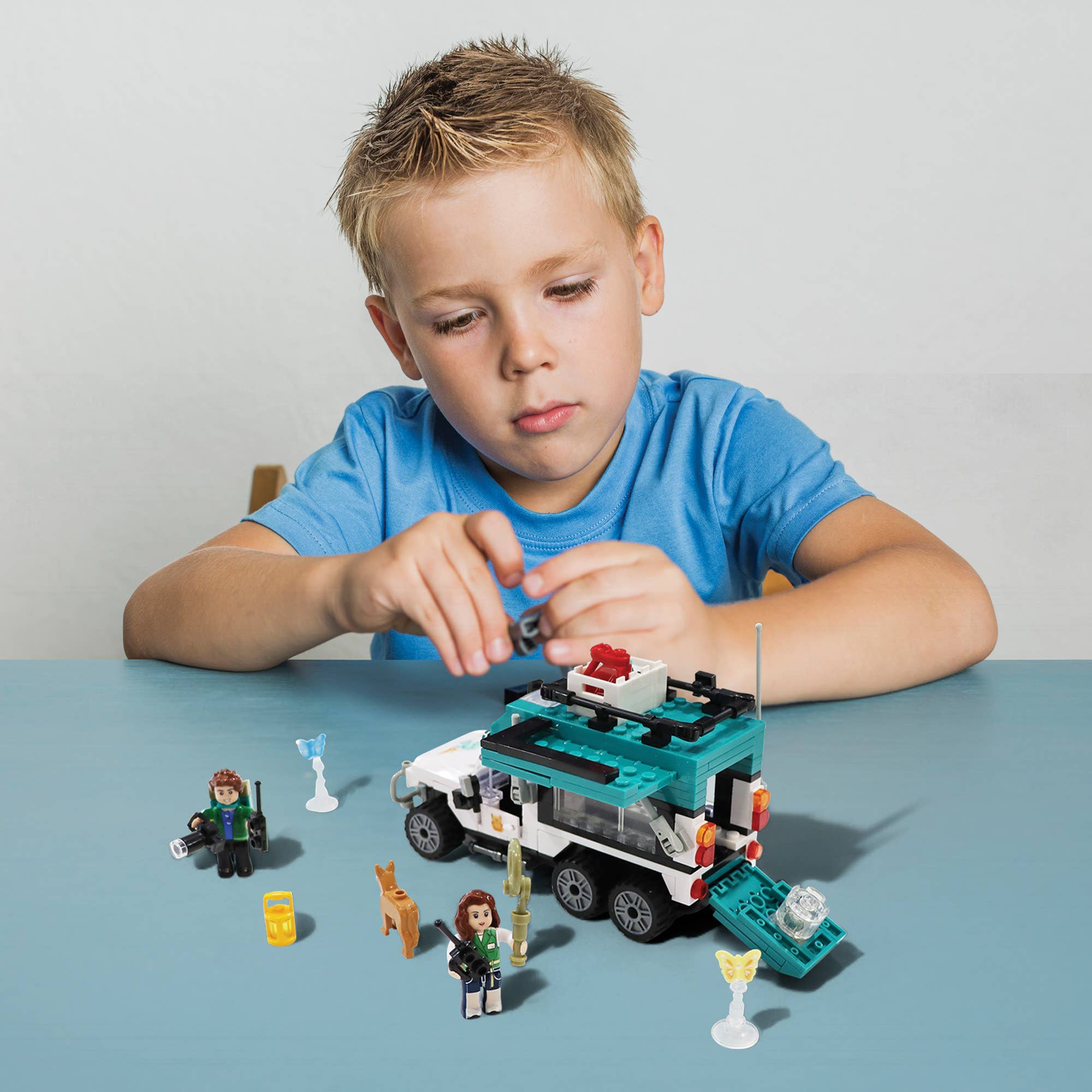 mehrfarbig Ogi Mogi Spielzeug Pädagogisches Leuchtendes Blaues Camper-Set 298 Teile, Kompatibel mit Lego für den Großhandel auf Faire4