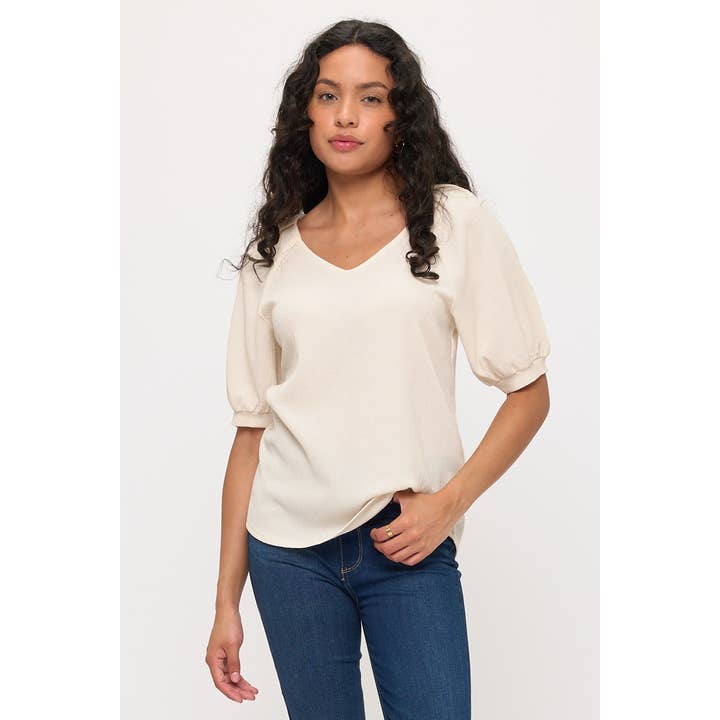 TEE-SHIRT MODE DÉTAIL SMOCKÉ À COL EN V EN CRÊPE pour la vente par Perseption