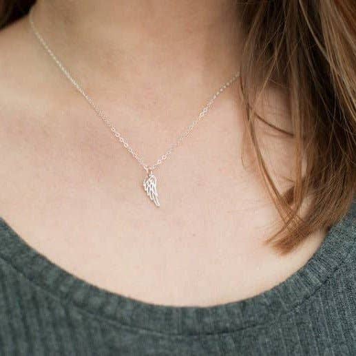 Sela+Sage - Venta al por mayor Collares con colgantes/abalorios - Collar ala de ángel de oro2