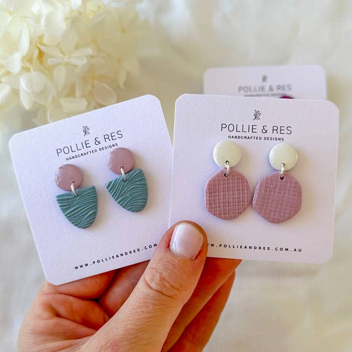 Boucles d'oreilles pendantes pour la vente par Pollie & Res
