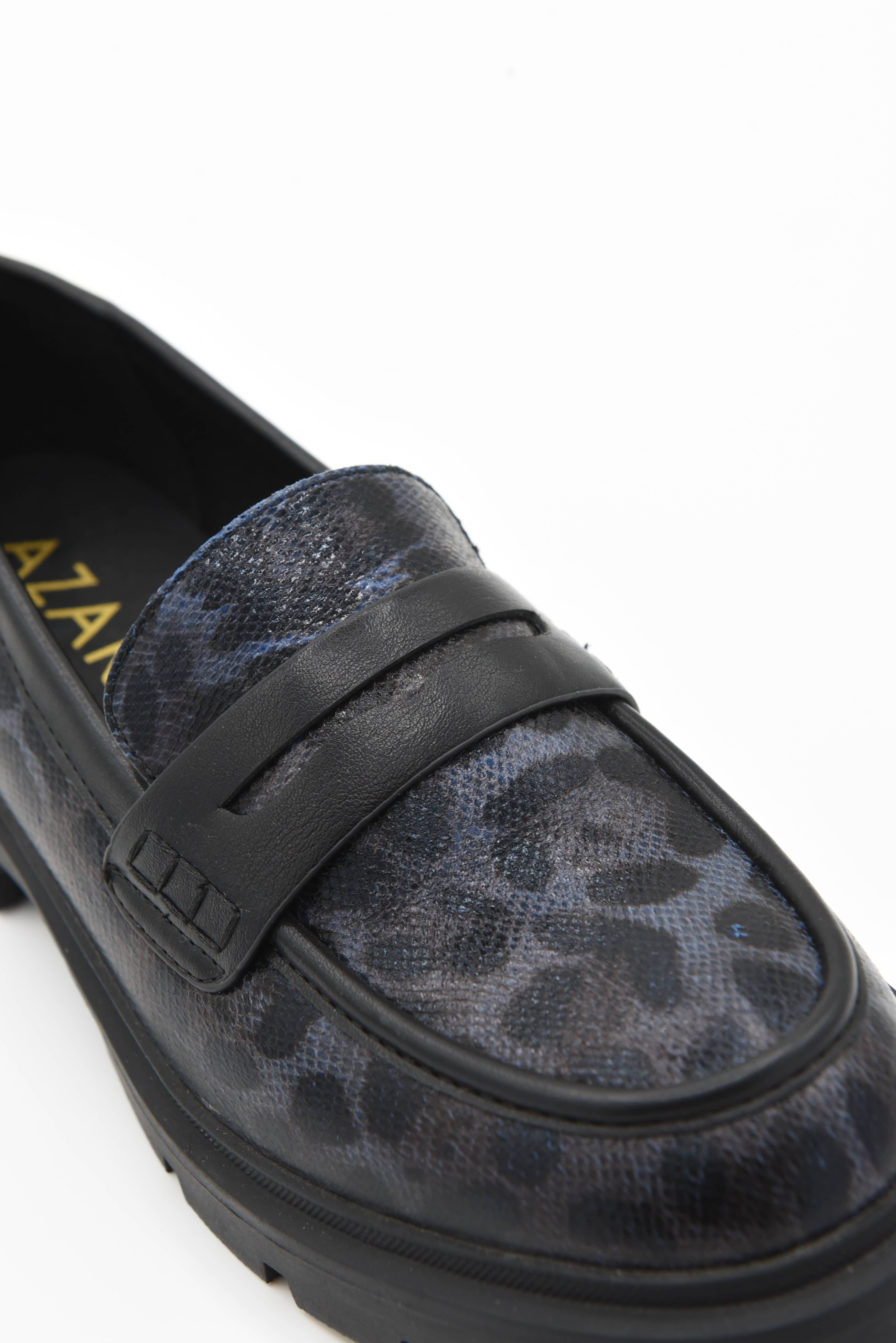 Azarey - Wholesale Loafers - Women's - Chunky snake animal-print loafer 459K050 9