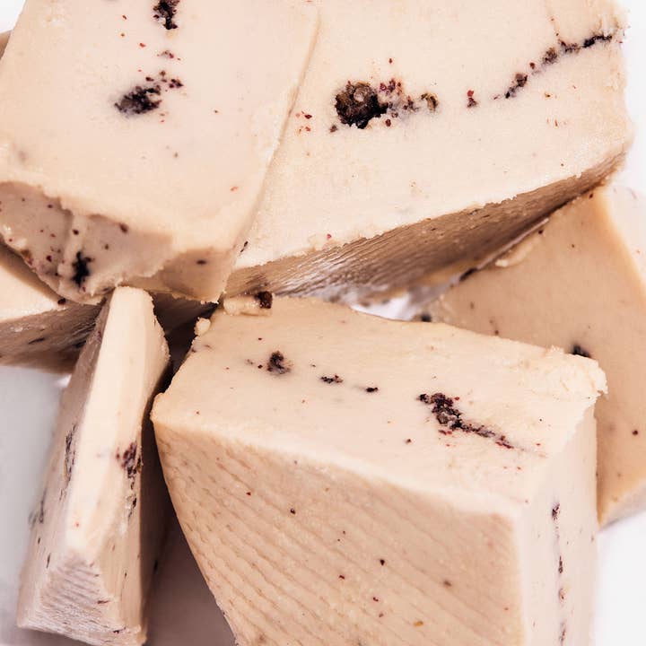 Mommus - Venta al por mayor Quesos - "Esto no es un queso semicurado" a la Pimienta Rosa 135 gr.