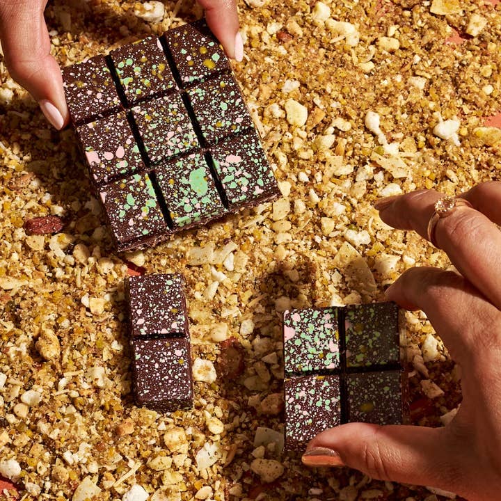 Babo's Kitchen - Wholesale Chocolate - Babos Panjiri Crunch Bar1