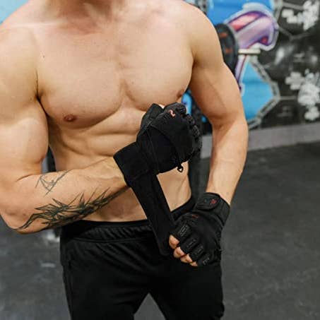 Skott – Großhandel Fitnessgeräte – Skott Evo 2 Stealth Gewichtheber-Handschuhe mit Handgelenksband