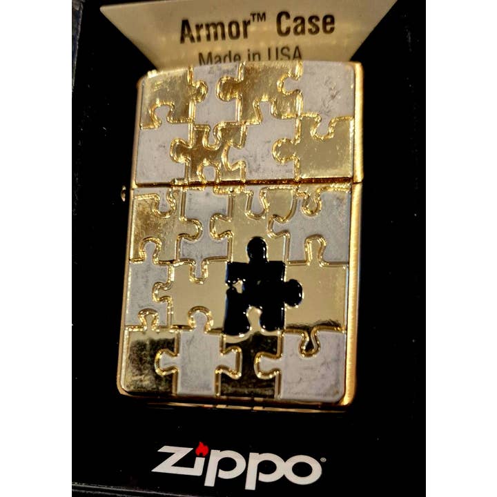Scharfes Messing-Rüstungs-Puzzle-Emblem Zippo-Feuerzeug für den Großhandel von Lighter King