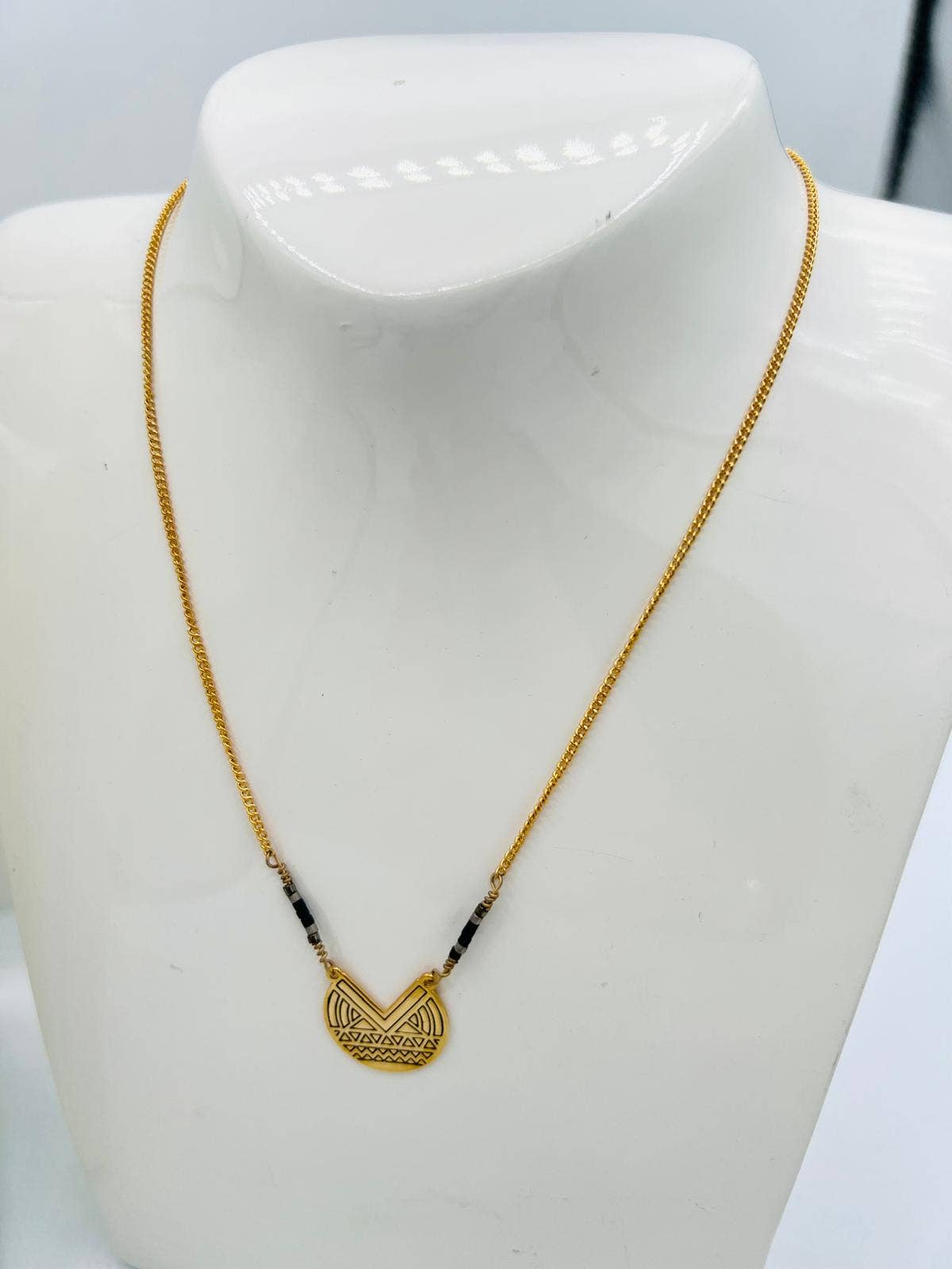 SHEERA - Venta al por mayor Collares con colgantes/abalorios - Collar en V 0